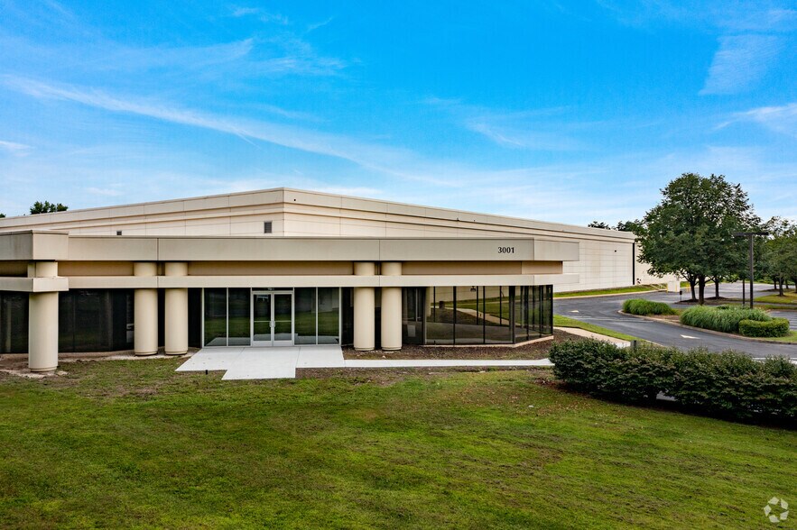Primary Photo Of 3001 Frost Rd, Bristol Warehouse For Lease