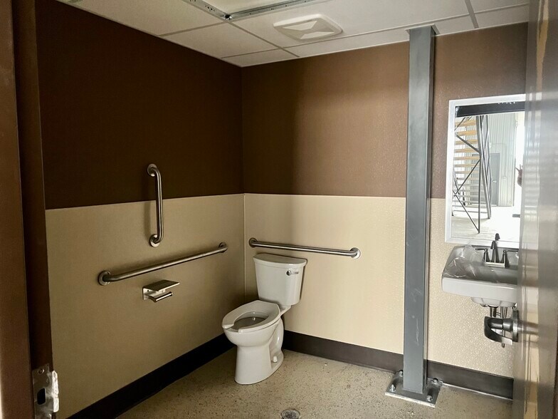 More Photos Of 2000 S 15th St, Laramie Industrial For Sale