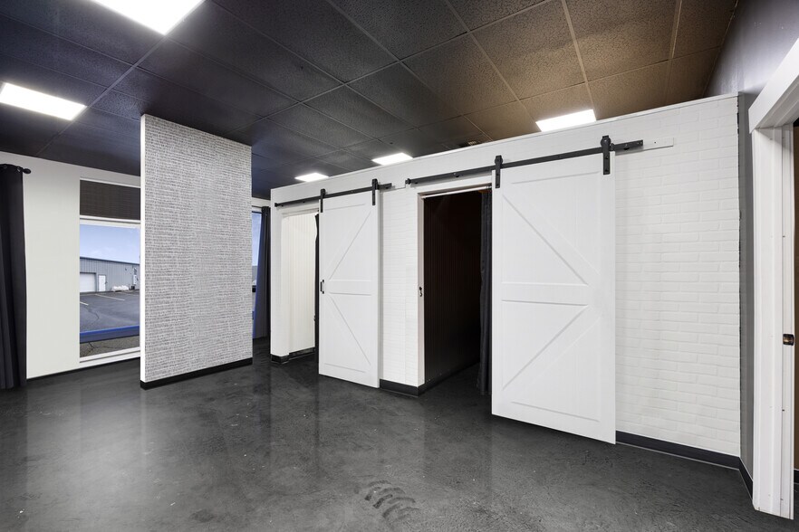 More Photos Of 1626 W Broadway Ave, Moses Lake Storefront For Lease