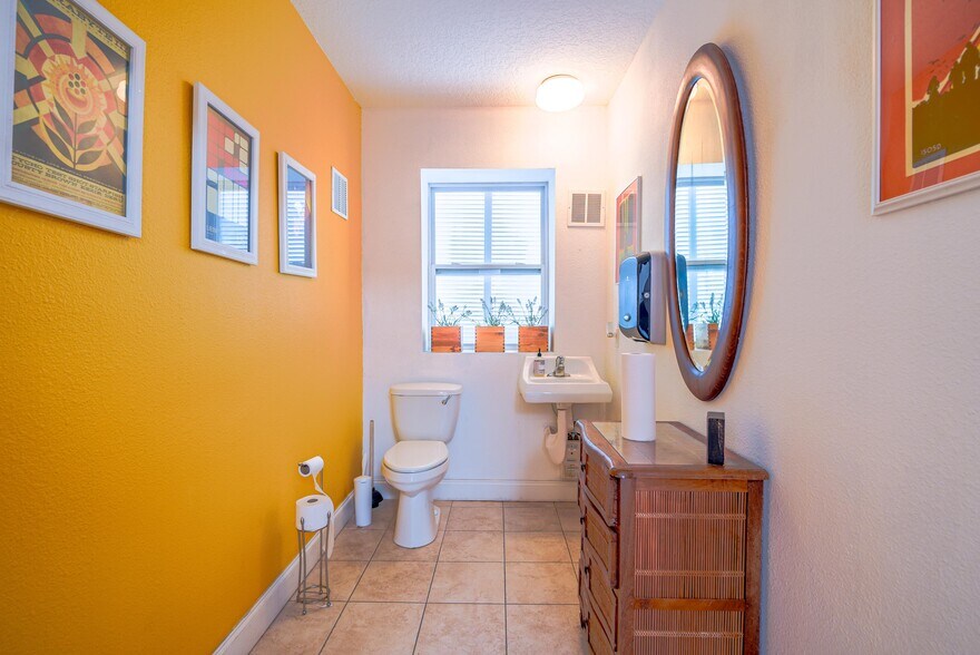 More Photos Of 2529 Central Ave, Saint Petersburg Coworking Space