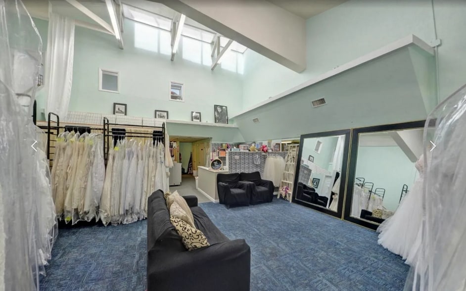 More Photos Of 2441 NW 43rd St, Gainesville Storefront For Sale