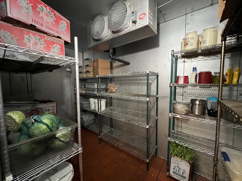 More Photos Of 14902 Northwest Fwy, Houston Unknown For Lease