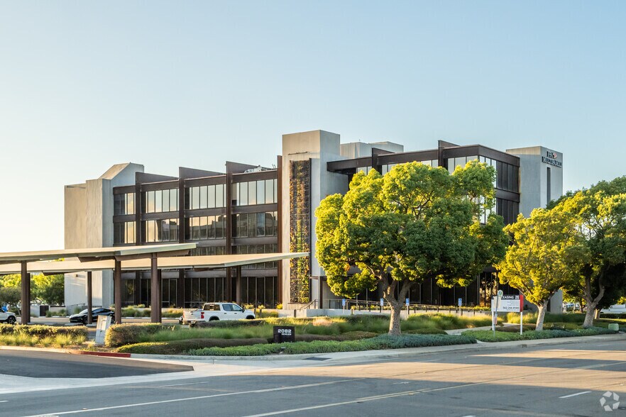 More Photos Of 2082 Michelson Dr, Irvine Coworking Space