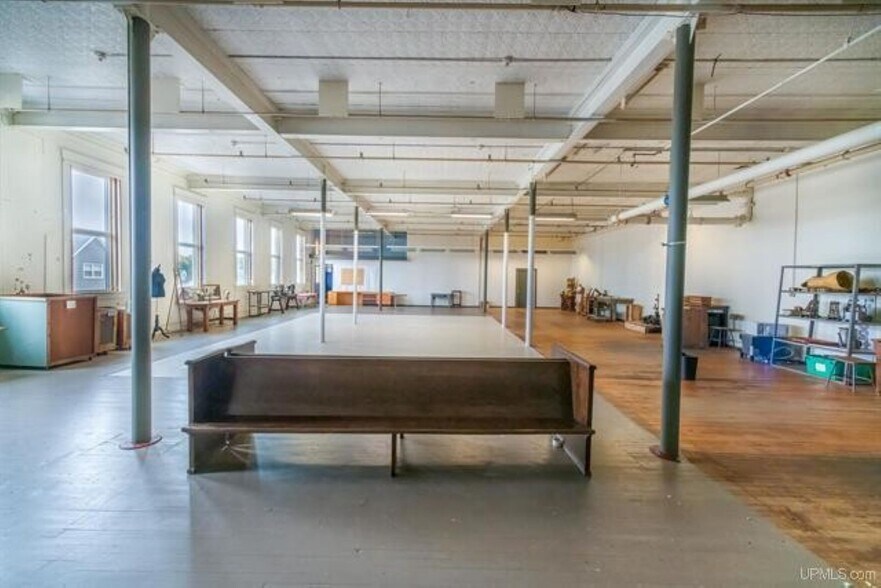 More Photos Of 308 Cleveland Ave, Ishpeming Medical For Sale