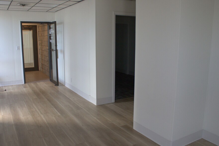 More Photos Of 1331 N Stewart Ave, Springfield Medical For Lease