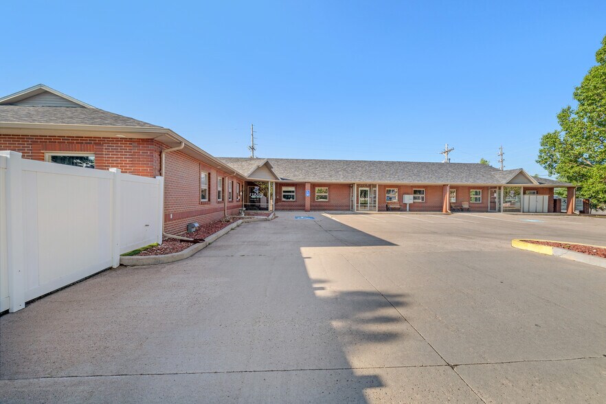 More Photos Of 5801 Yellowstone Rd, Cheyenne Medical For Lease