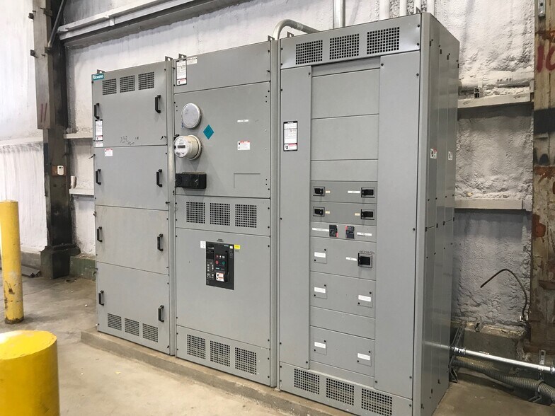 More Photos Of 1 W Barrett Ave, Richmond Warehouse For Lease