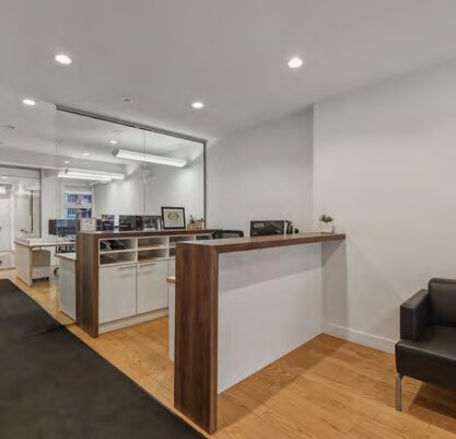 More Photos Of 127 John St, Toronto Office For Lease
