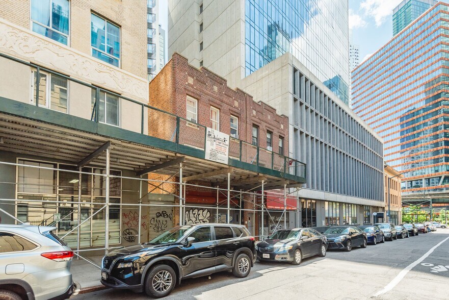More Photos Of , Long Island City General Retail For Sale
