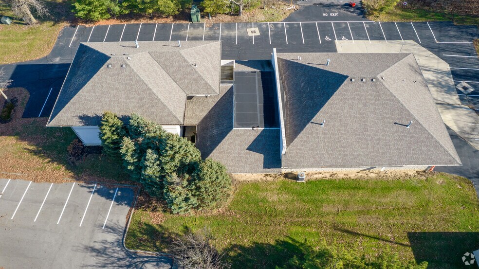 More Photos Of 171 Green Meadows Dr S, Lewis Center Office Residential For Sale