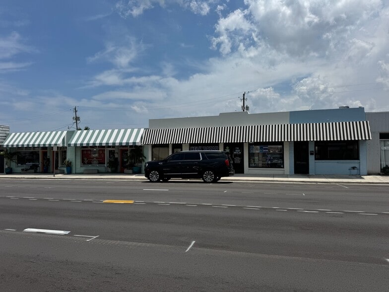More Photos Of 730-732 Belvedere Rd, West Palm Beach Storefront For Lease