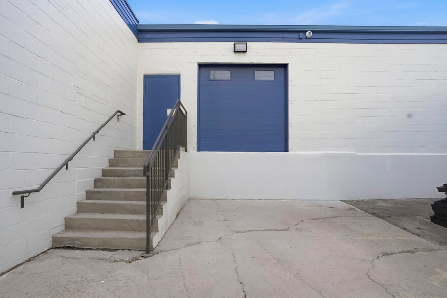 More Photos Of 4455-4477 Garfield St, Denver Warehouse For Sale