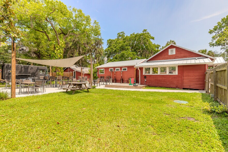 More Photos Of 1001 Canal St, New Smyrna Beach Freestanding For Sale