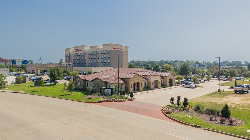 More Photos Of 3535 N Fourth St, Longview Office For Sale