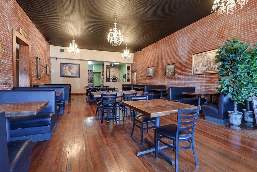 More Photos Of 312 S Hudson St, Buckner Restaurant For Sale