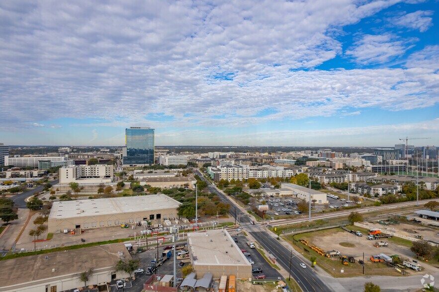 More Photos Of 2340 W Braker Ln, Austin Unknown For Lease