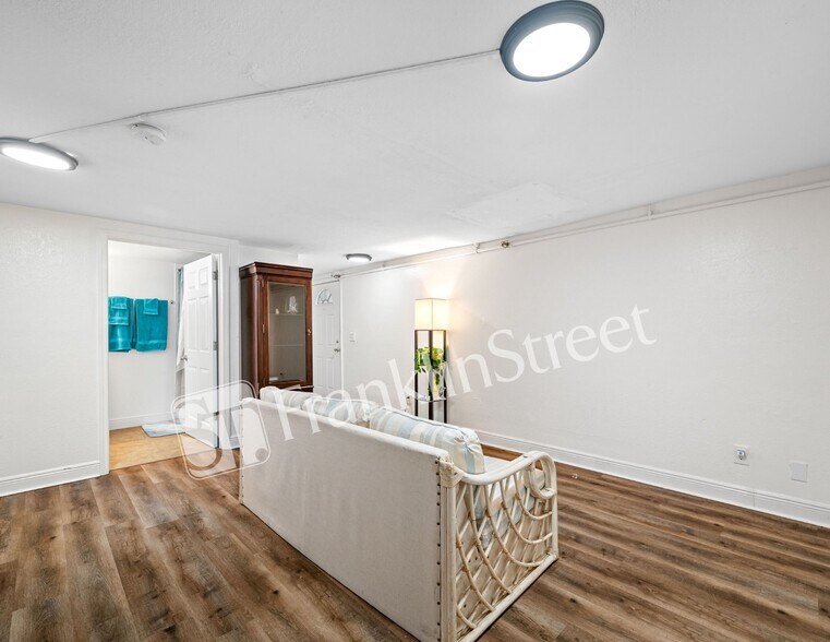 More Photos Of 6682 5th Ave N, Saint Petersburg Apartments For Sale