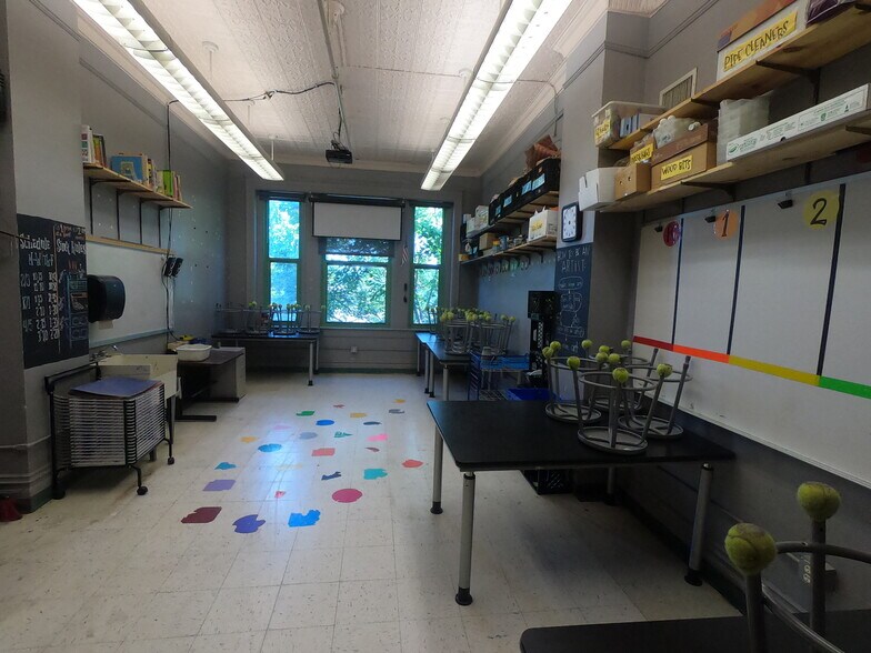 More Photos Of 260 Edmund Ave, Saint Paul Schools For Lease