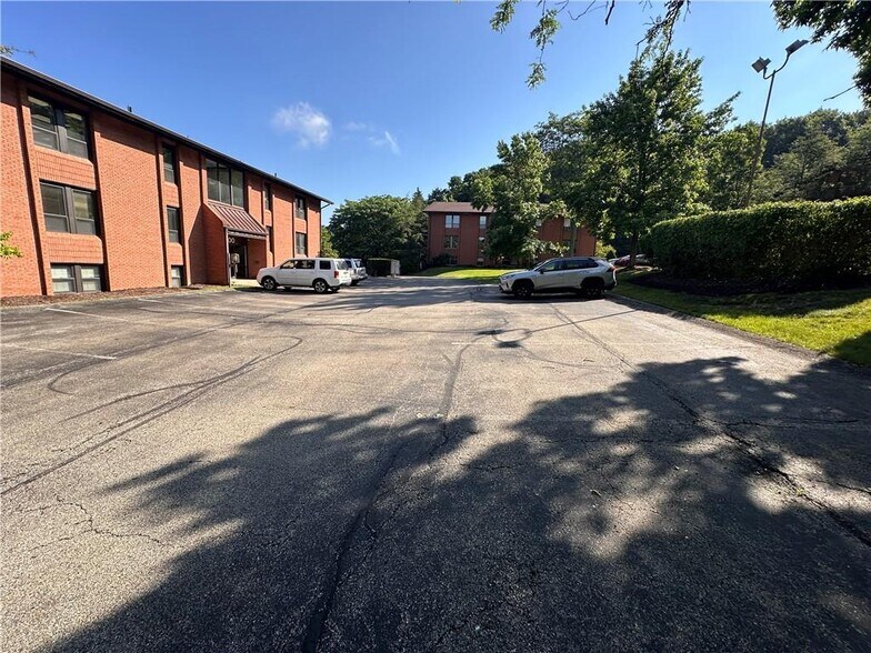 More Photos Of 300 Mcknight Park Dr, Pittsburgh Office For Sale