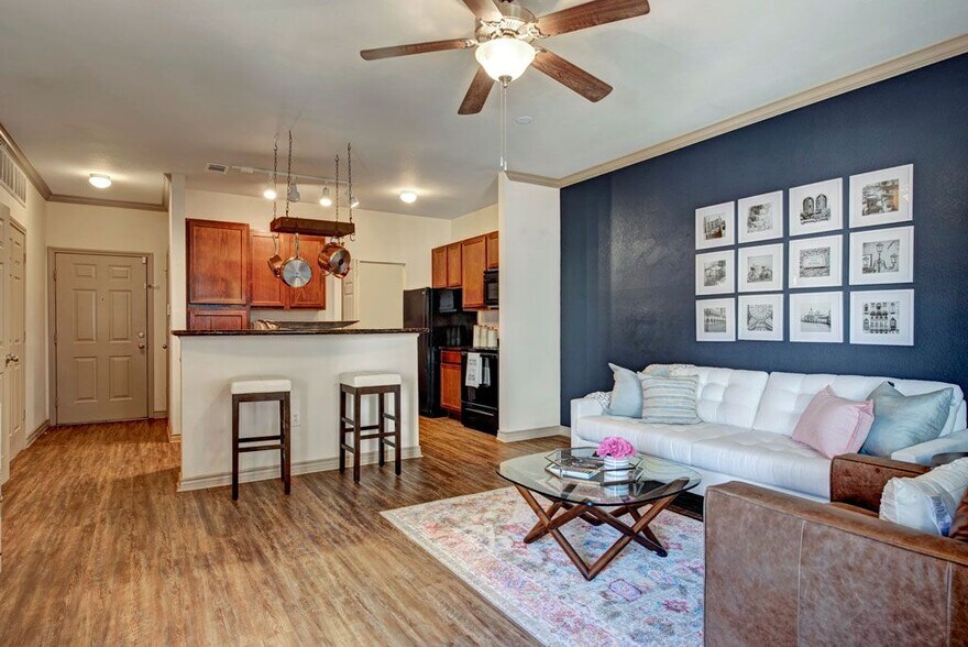 More Photos Of 301-409 N Walker Ave, Oklahoma City Apartments For Lease
