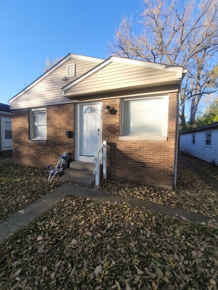 More Photos Of 1458 W 32nd St, Indianapolis Apartments For Sale