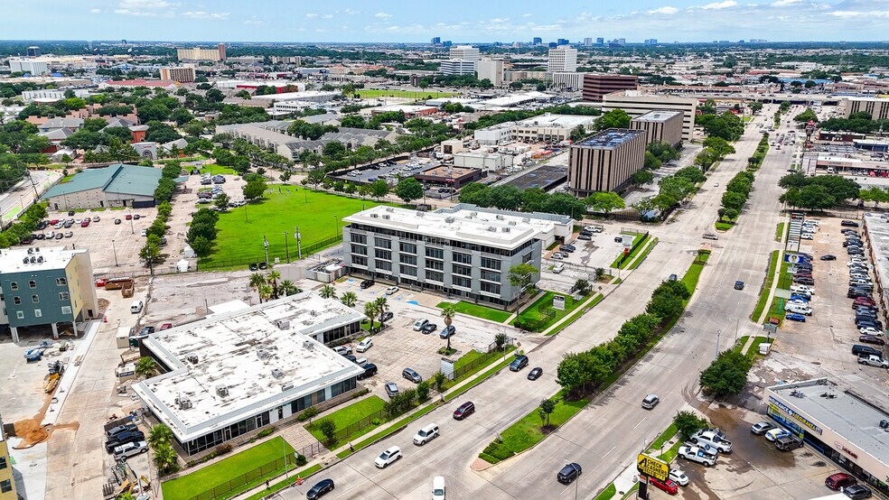 More Photos Of 6420 Hillcroft Ave, Houston Office Residential For Sale