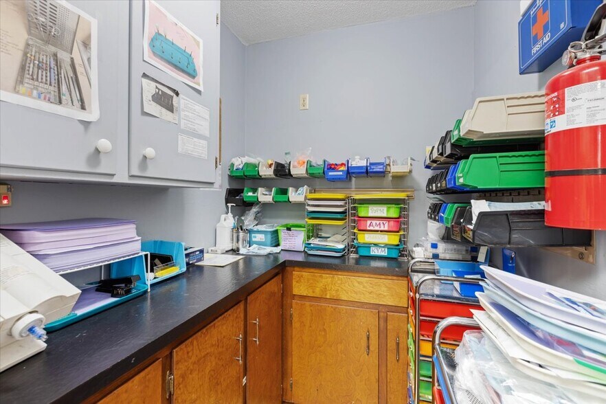 More Photos Of 235-237 John Knox Rd, Tallahassee Medical For Sale