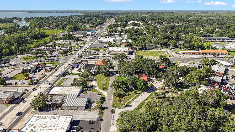 More Photos Of 727 S 14th St, Leesburg Office For Sale