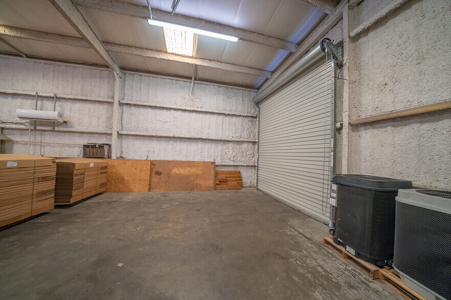 More Photos Of 1731 Manzana Ave, Punta Gorda Warehouse For Lease