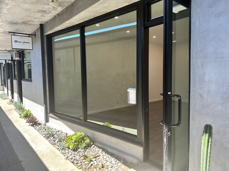 More Photos Of 3601-3609 1/2 W Magnolia Blvd, Burbank Storefront Retail Office For Lease