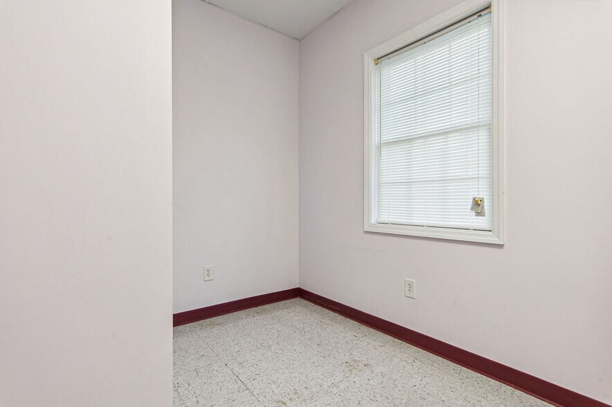 More Photos Of 43 Office Park Dr, Jacksonville Medical For Lease