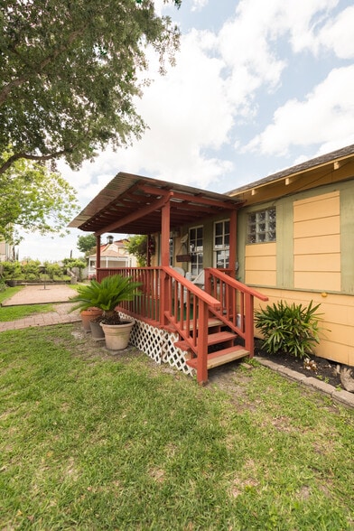 More Photos Of 706 Bradford Ave, Kemah Land For Sale