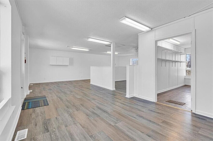 More Photos Of 205 Southbrook Pky, Kearney Daycare Center For Sale