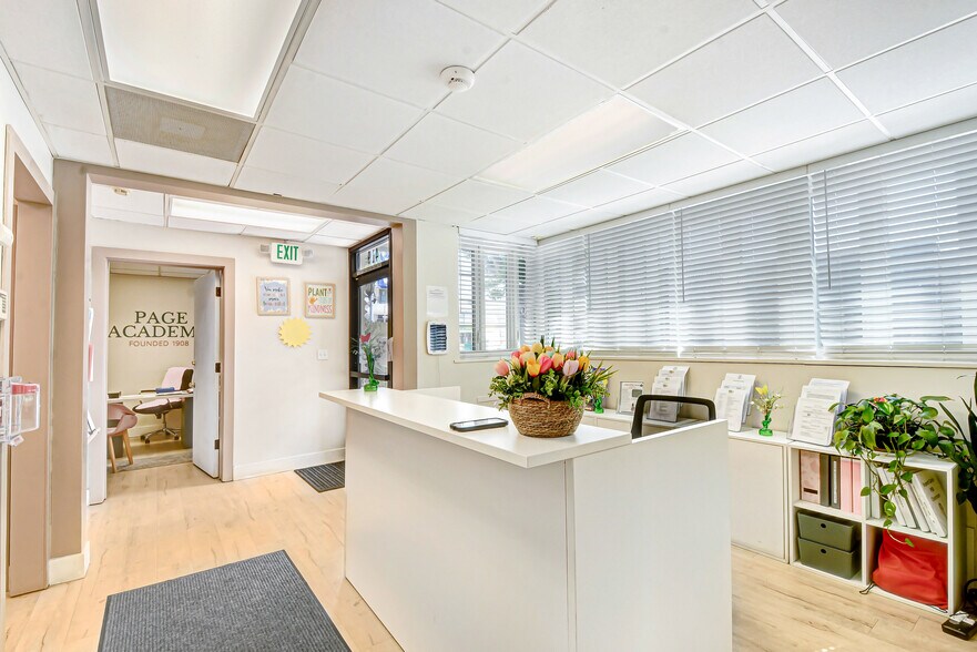 More Photos Of 419 S Robertson Blvd, Beverly Hills Schools For Sale