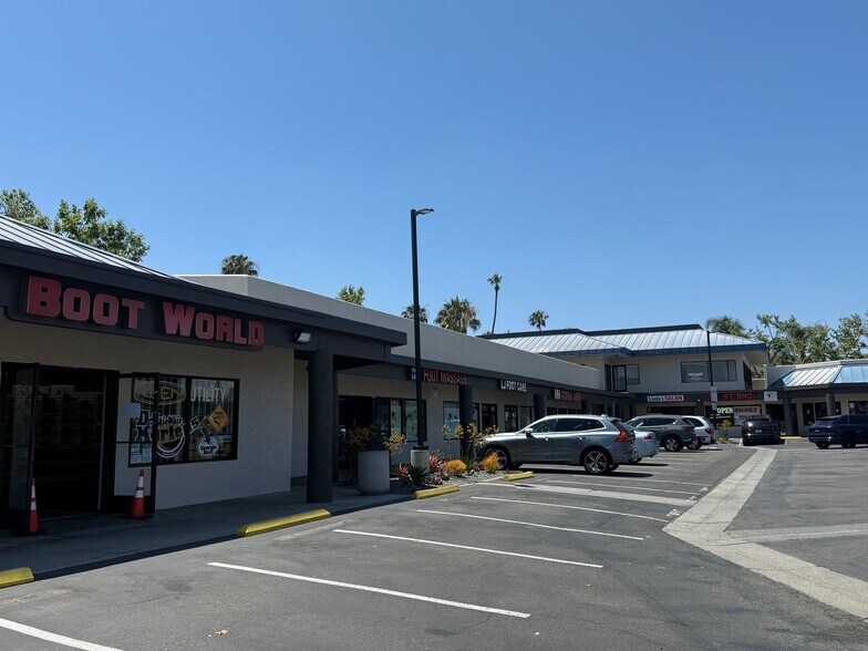 More Photos Of 3175-3185 Midway Dr, San Diego Storefront For Lease