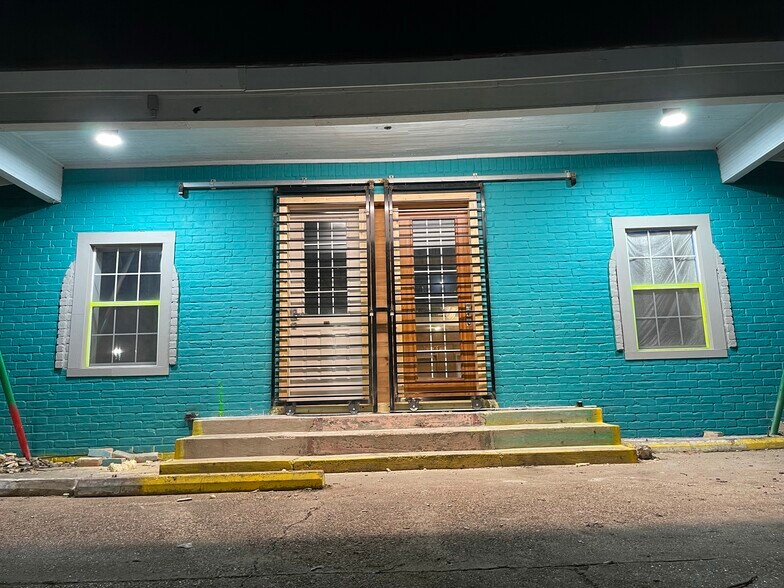 More Photos Of 304 S Lockwood Dr, Houston General Retail For Sale