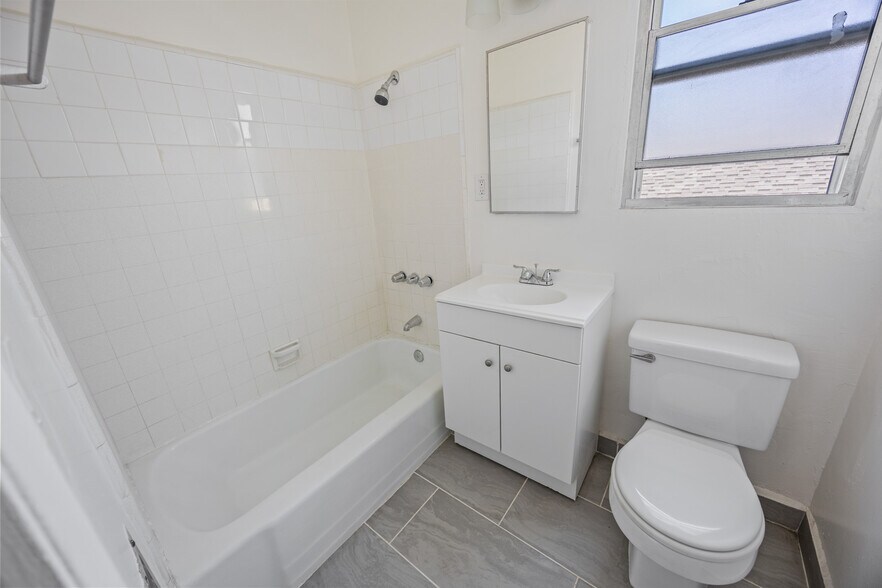 More Photos Of 1444 Euclid St, Santa Monica Apartments For Sale