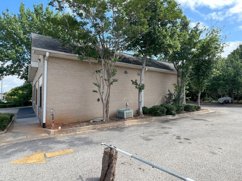 More Photos Of 11148 Tara Blvd, Hampton Auto Repair For Sale