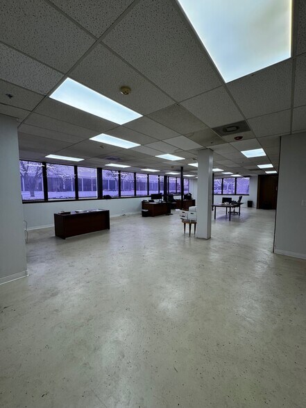 More Photos Of 9128 W Belmont Ave, Franklin Park Manufacturing For Sale