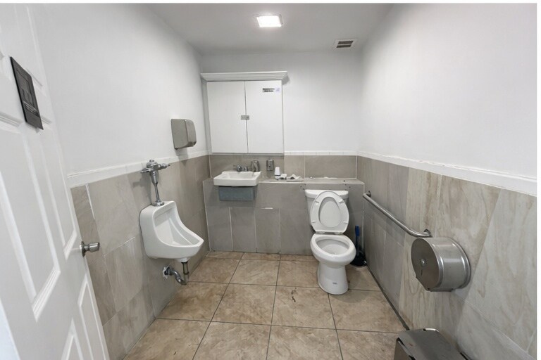 More Photos Of 182 Jamaica ave, Jamaica Flex For Lease
