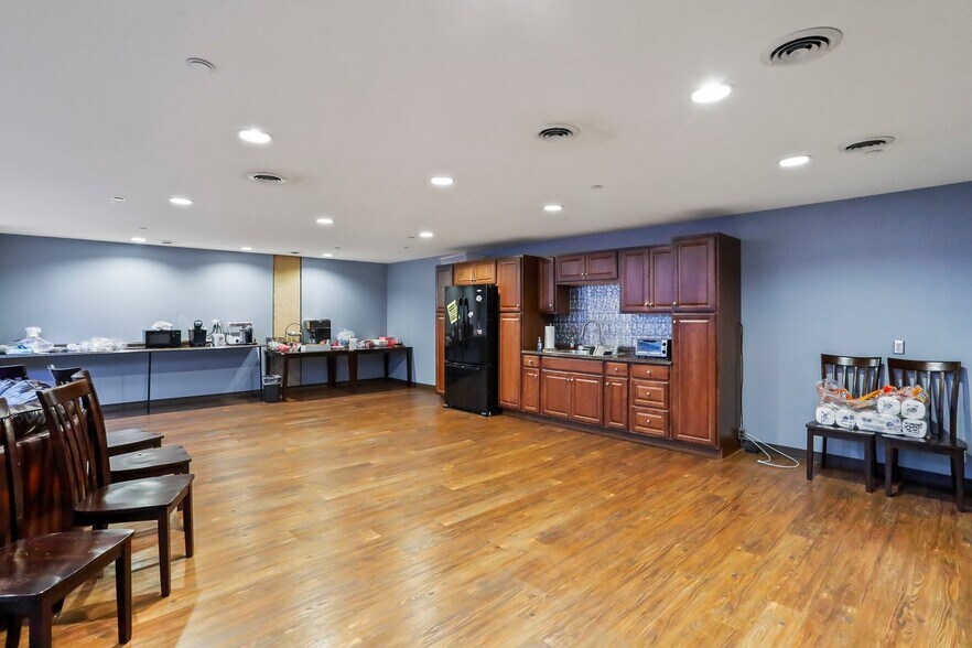 More Photos Of 100 Summit Ave, Hagerstown Office For Sale