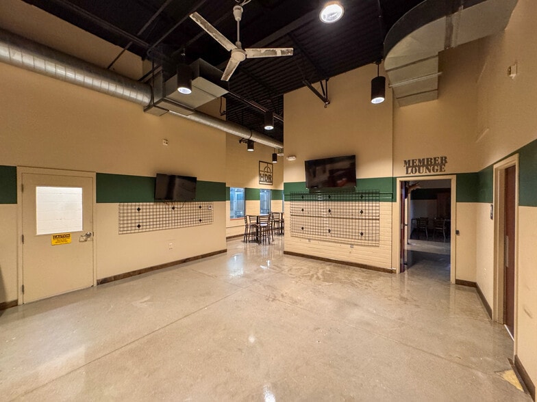 More Photos Of 1616 State Route 28, Loveland Freestanding For Sale