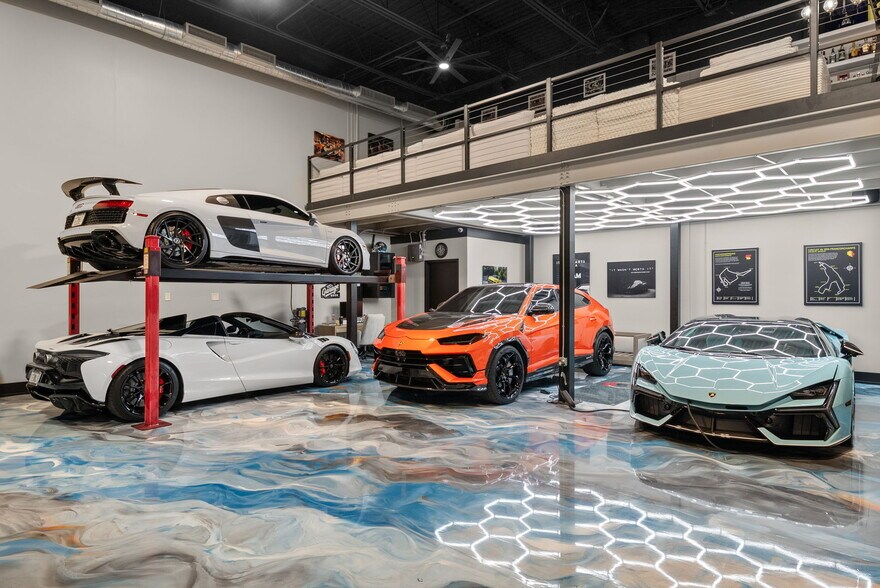 More Photos Of 1111 N 34th St, Tampa Self Storage For Sale