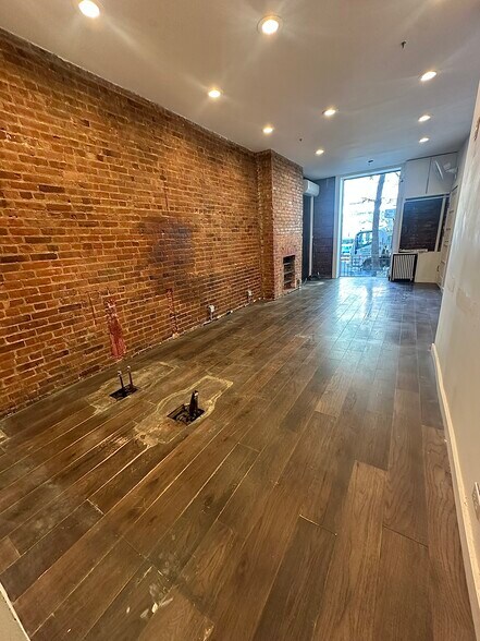 More Photos Of 324-326 W 47th St, New York Apartments For Lease