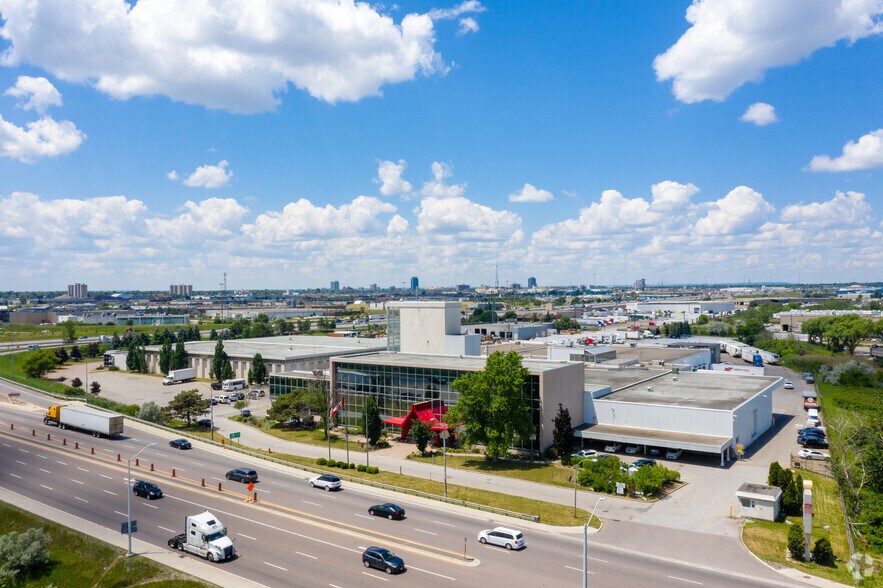 More Photos Of 1000 Steeles Ave E, Brampton Warehouse For Lease