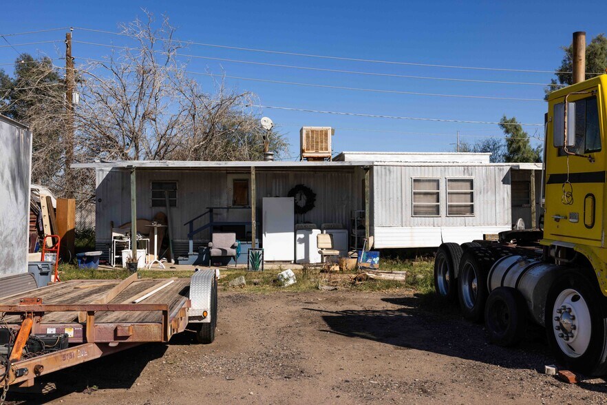 More Photos Of 5732 W Maryland Ave, Glendale Truck Terminal For Sale