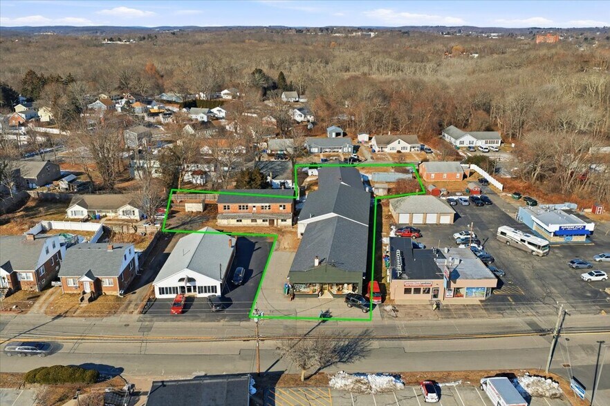 More Photos Of 33 Boston Post Rd, Waterford Freestanding For Sale