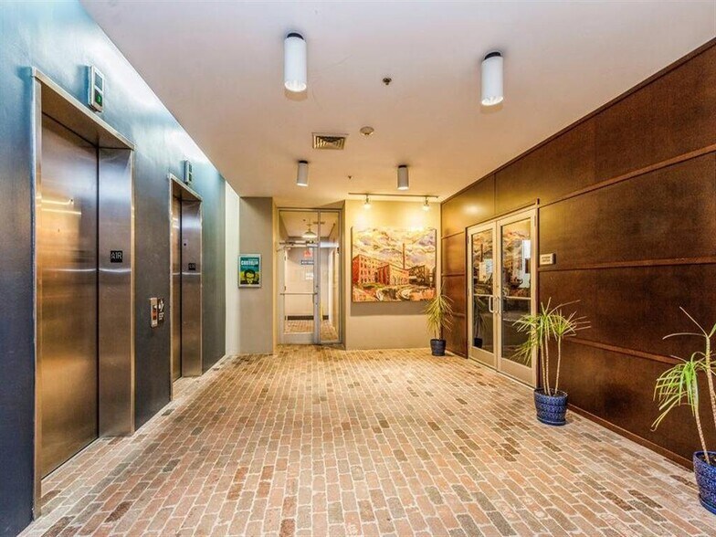 More Photos Of 166 Valley St, Providence Apartments For Sale