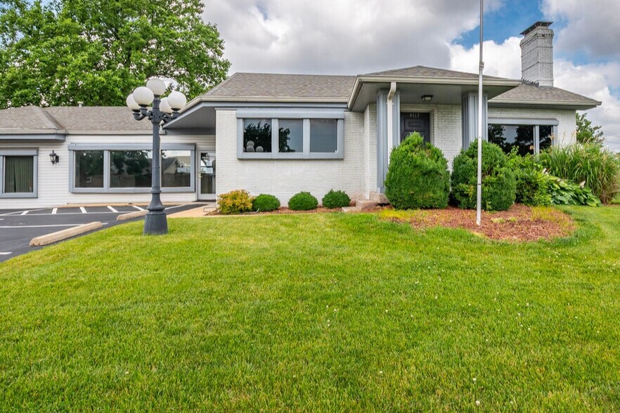 Primary Photo Of 4163 Crescent Dr, Saint Louis Medical For Sale