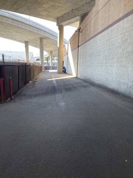 More Photos Of 1816 Oak St, Los Angeles Land For Lease